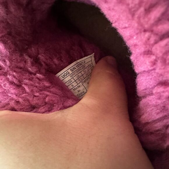 UGG Arden Lonely Hearts Quilted Suede Boots – Pink Cozy Winter Boot, Size 8 EUC - Picture 6 of 6